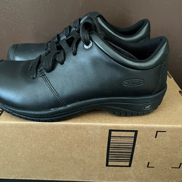 KEEN Utility Women's PTC Oxford Low Height Non Slip Chef Food Service Shoe - Picture 5 of 7